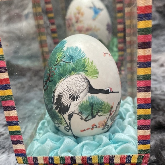 Vintage Oriental Hand-Painted Eggs In Display Cases - Picture 5 of 16